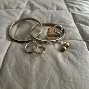 Beautiful Jewelry used but excellent condition needs to be polished